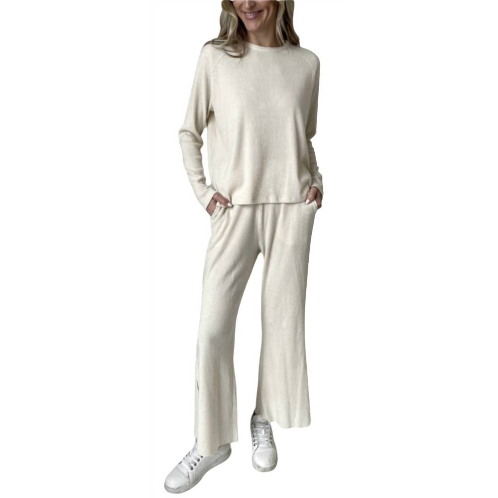 White Straight Leg Pants for Casual Comfort